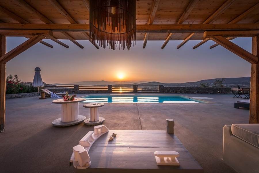 (For Sale) Residential Villa || Cyclades/Paros - 450 Sq.m, 6 Bedrooms, 3.000.000€ 